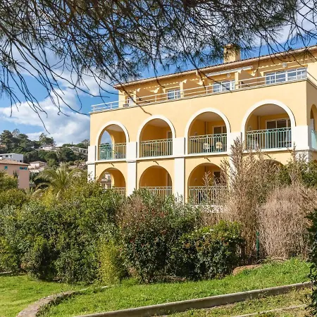 Apartment Les Calanques Thalasso Therapie By Interhome