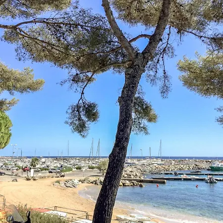 Apartment Les Calanques Thalassotherapie-2 By Interhome Les Issambres