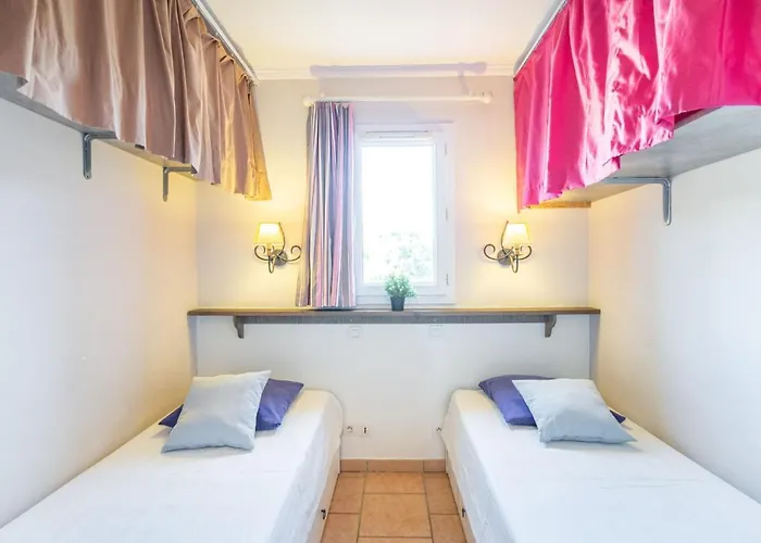 Apartment Les Calanques Thalassotherapie-2 By Interhome *